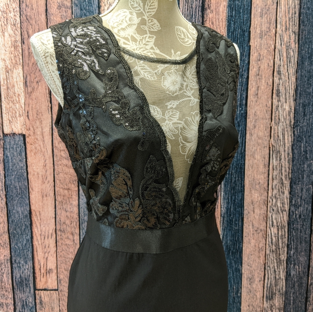 Goddiva London Deep V LBD